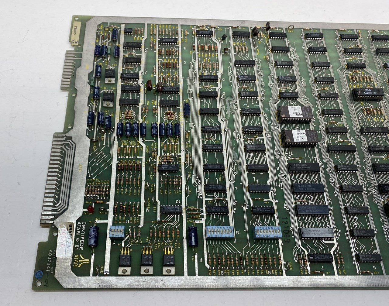 Centipede Circuit Board, Works