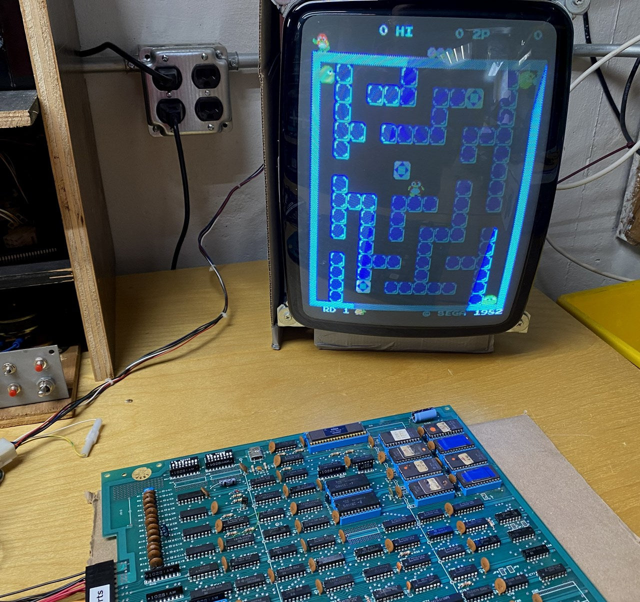 Pengo Arcade PCB, Works