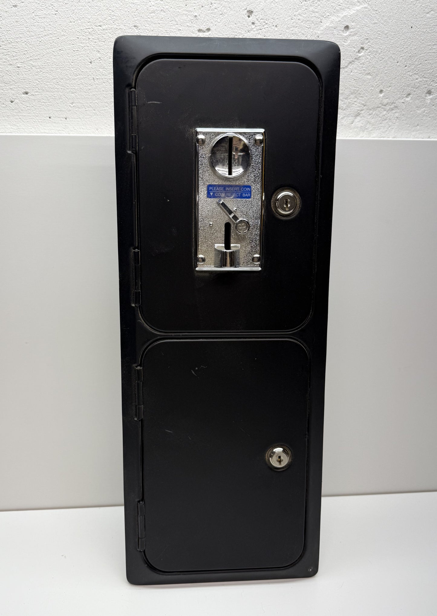 Over / Under 1-Slot Coin Door