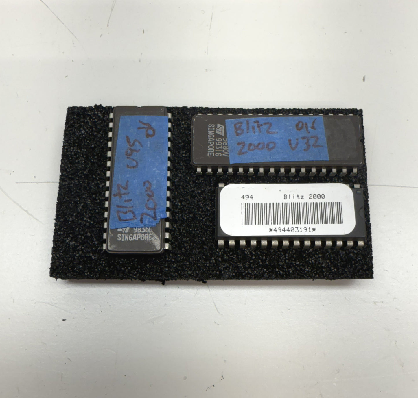 NFL Blitz 2000 Security IC, Roms x 2