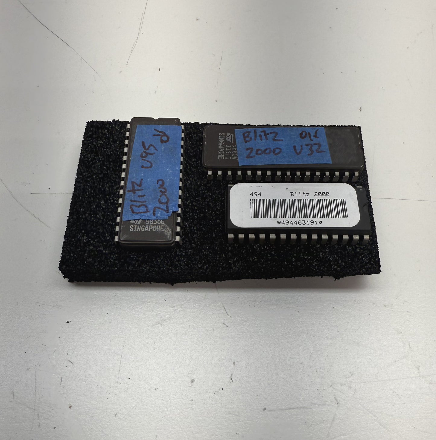 NFL Blitz 2000 Security IC, Roms x 2