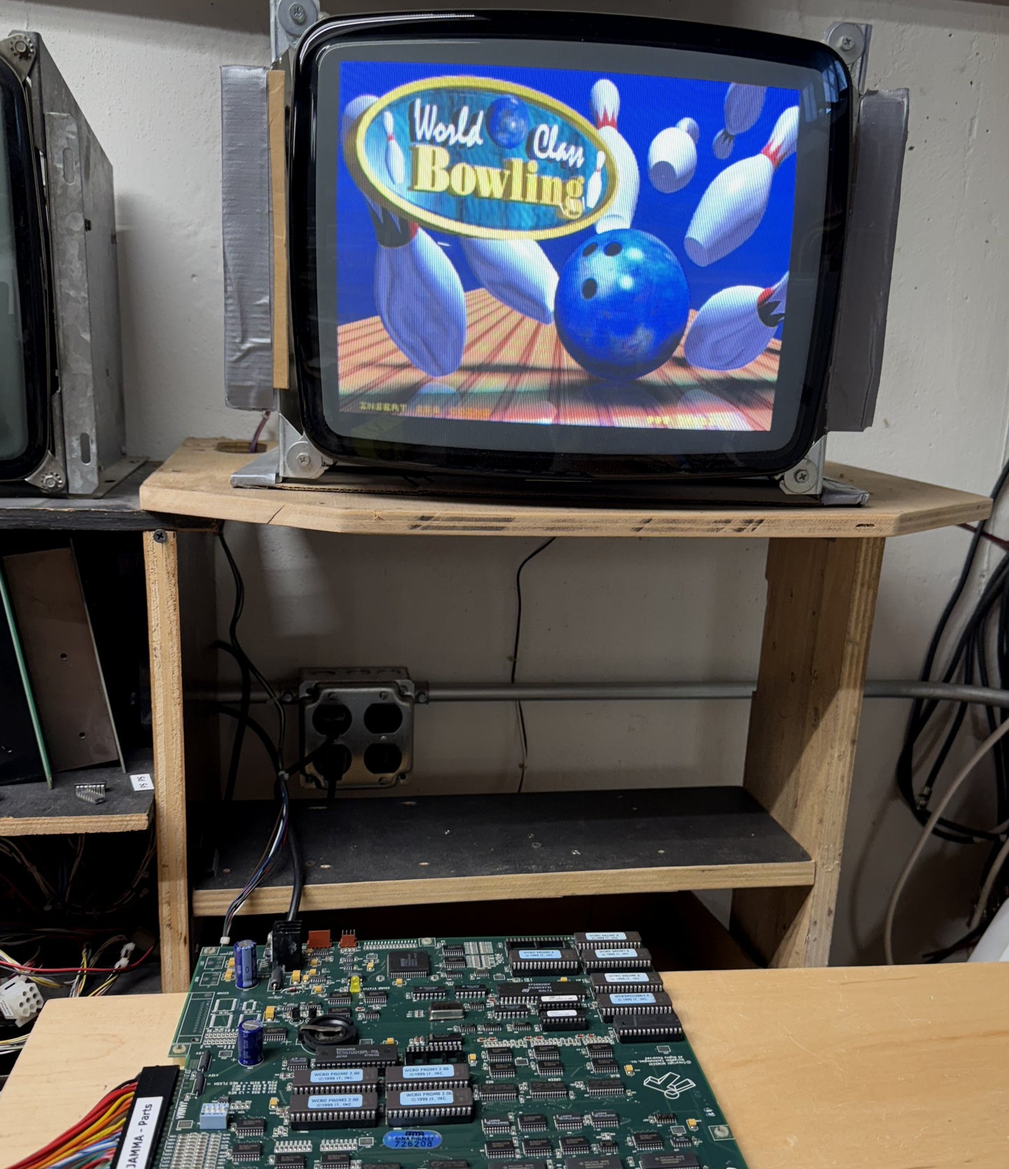 World Class Bowling Circuit Board, Works