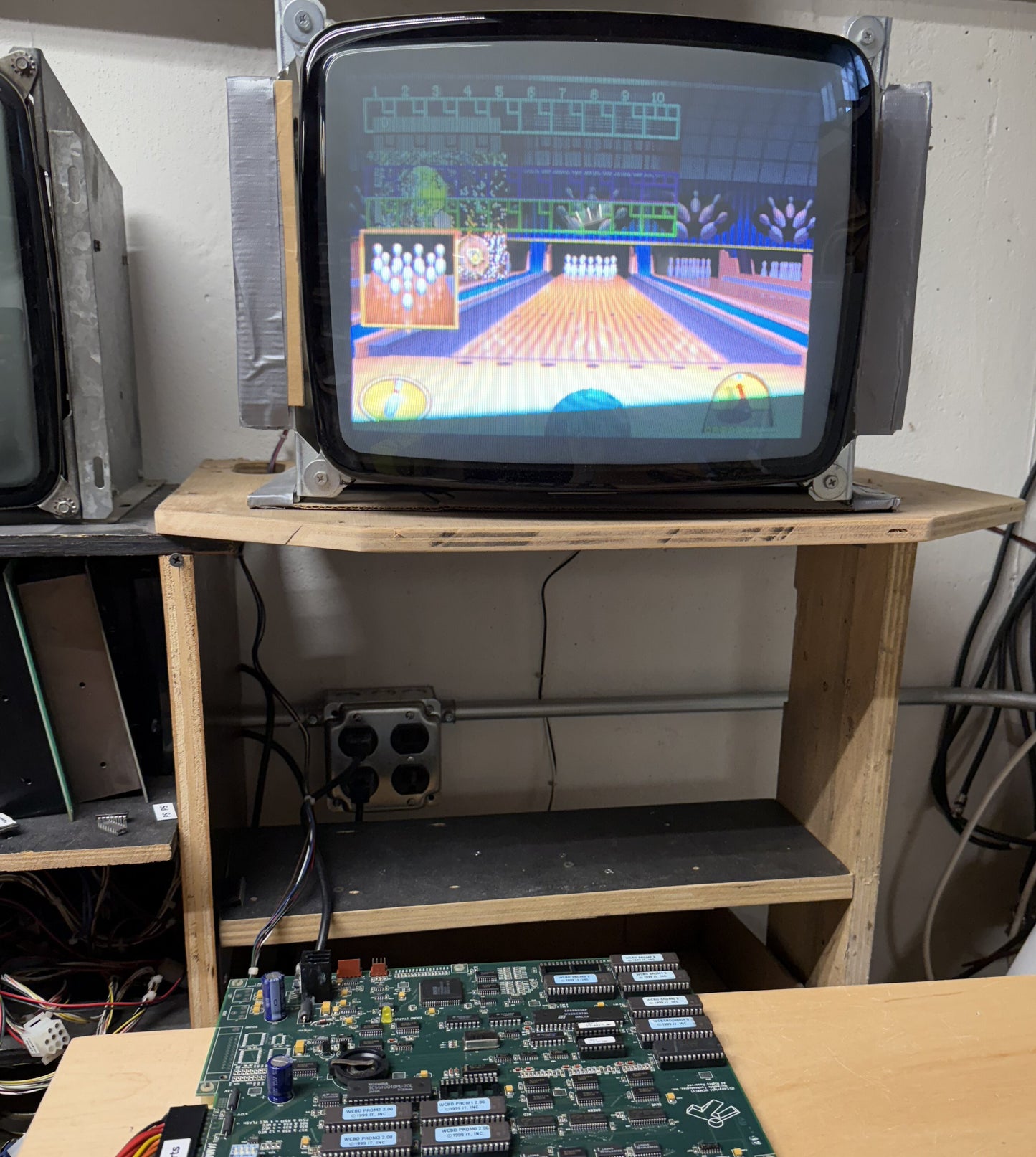 World Class Bowling Circuit Board, Works