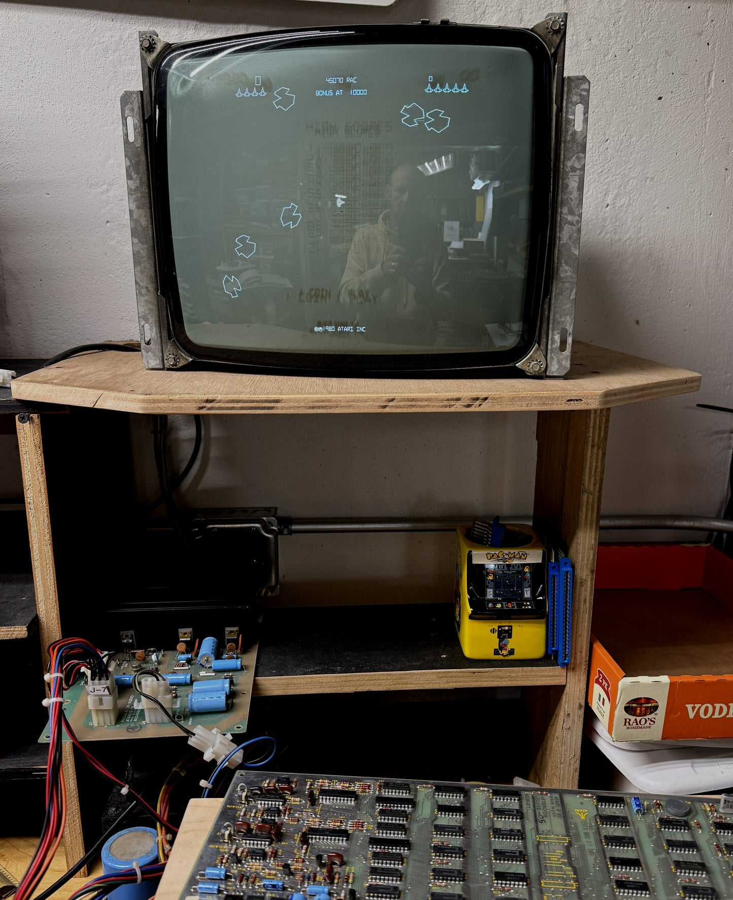 Asteroids Deluxe Circuit Board, Working