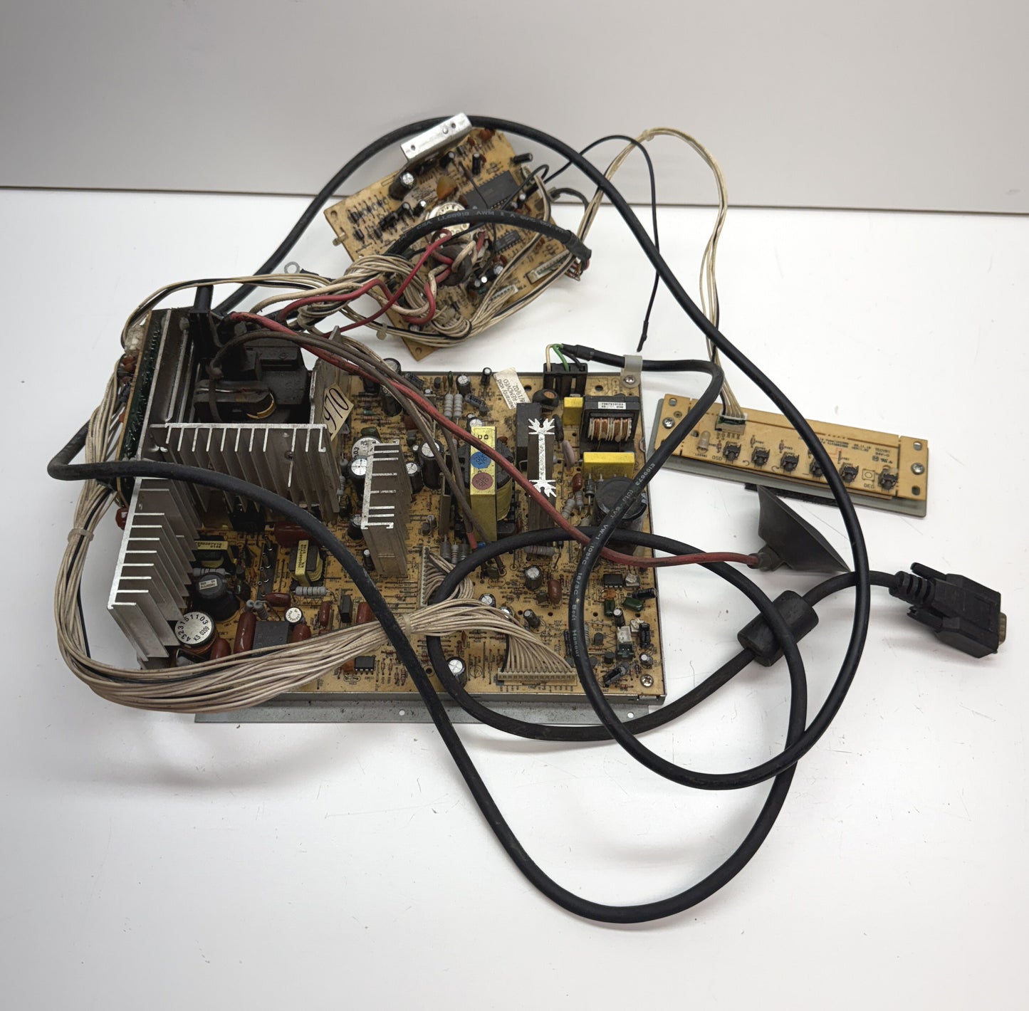 Tatung VT-1970 Monitor Chassis, Untested