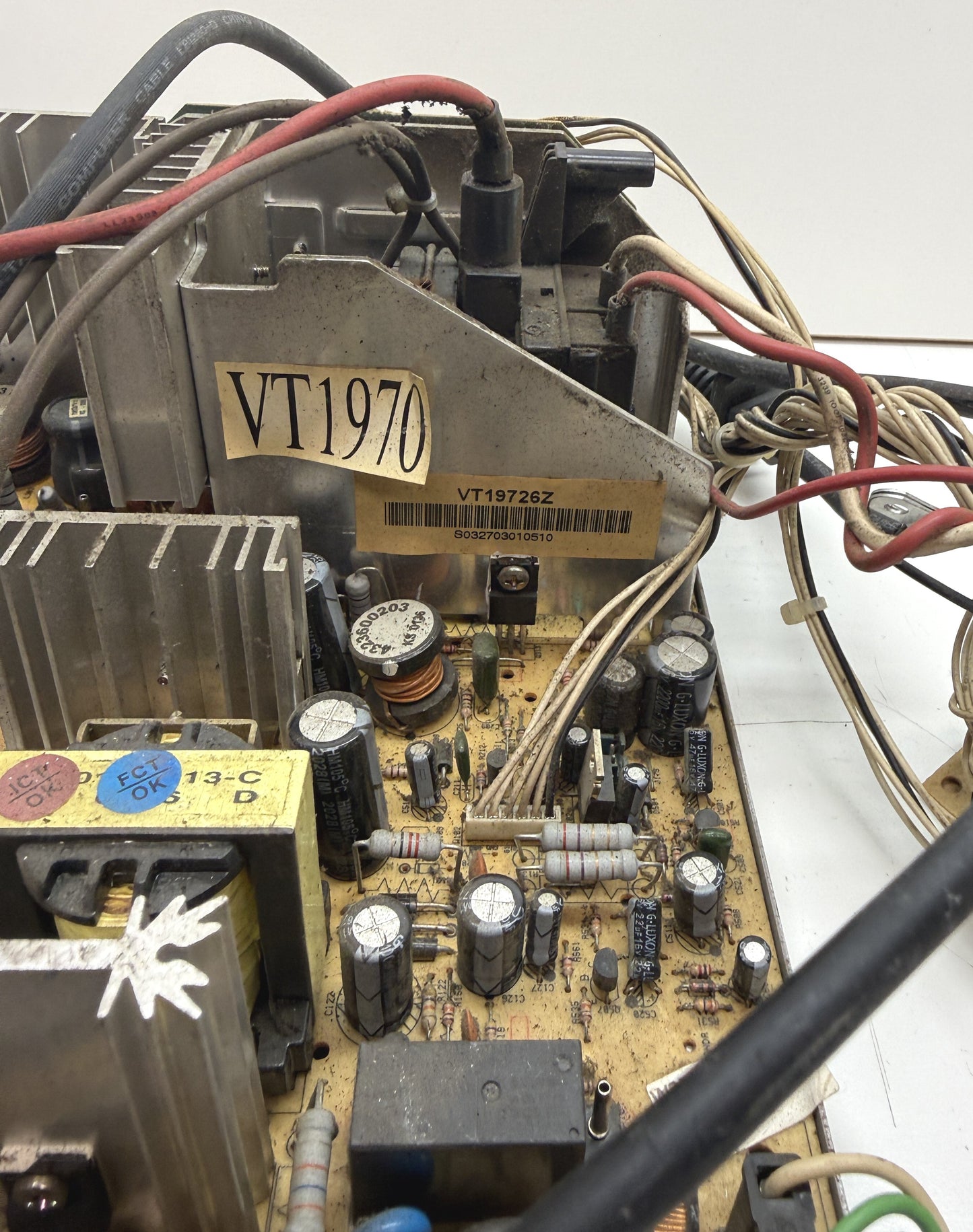Tatung VT-1970 Monitor Chassis, Untested