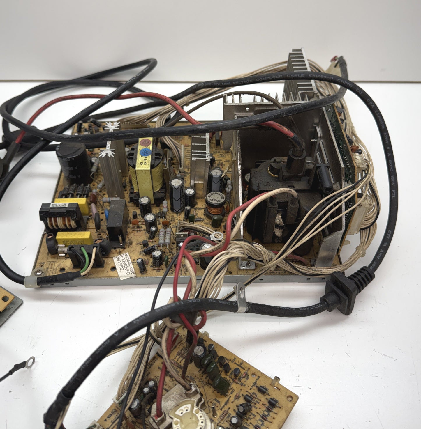 Tatung VT-1970 Monitor Chassis, Untested