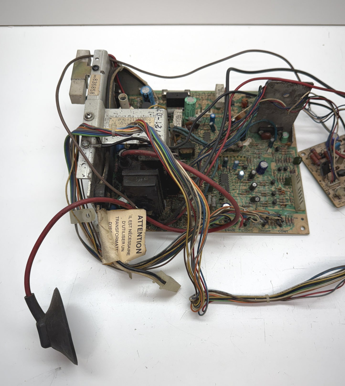 Wells Gardner K7195 25" Monitor Chassis for Repair