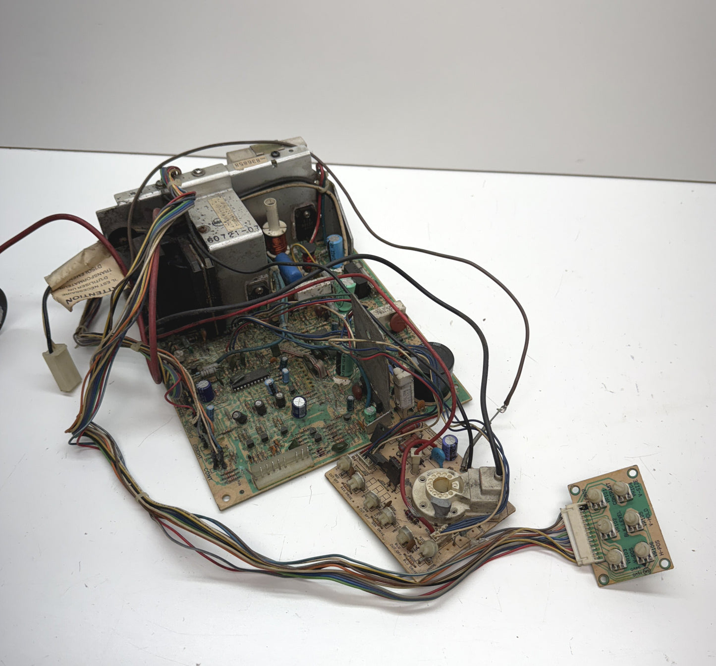 Wells Gardner K7195 25" Monitor Chassis for Repair