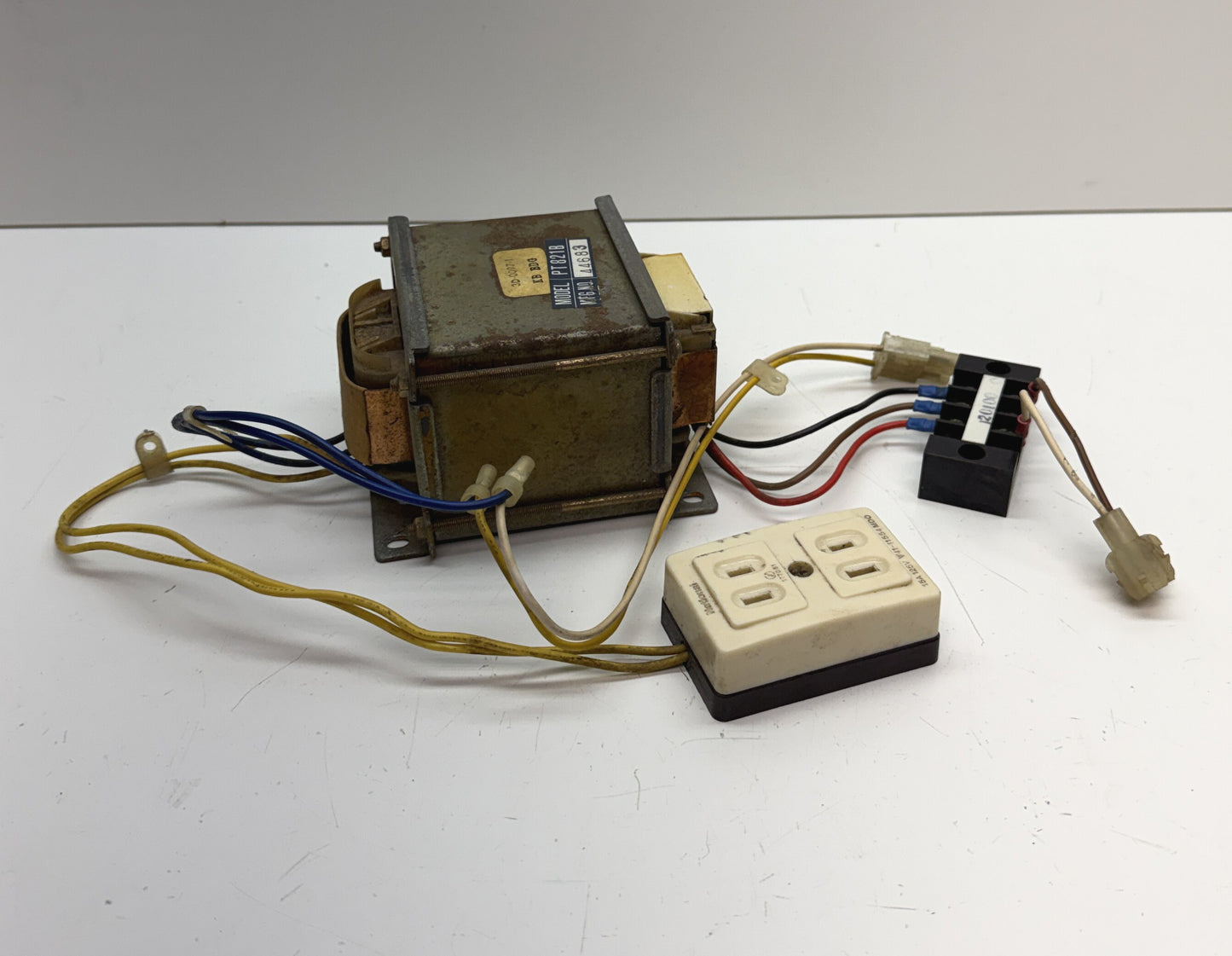 Nintendo Donkey Kong Power Transformer (#PT821B)