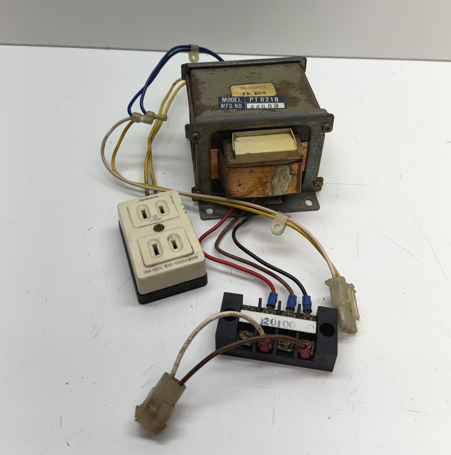Nintendo Donkey Kong Power Transformer (#PT821B)