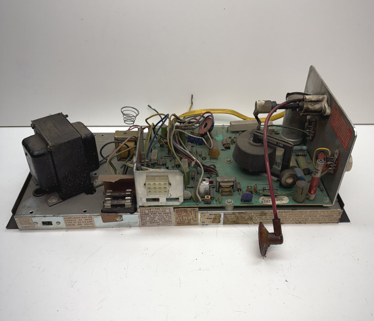 Motorola KV700-A Black & White Arcade Monitor Chassis, Untested