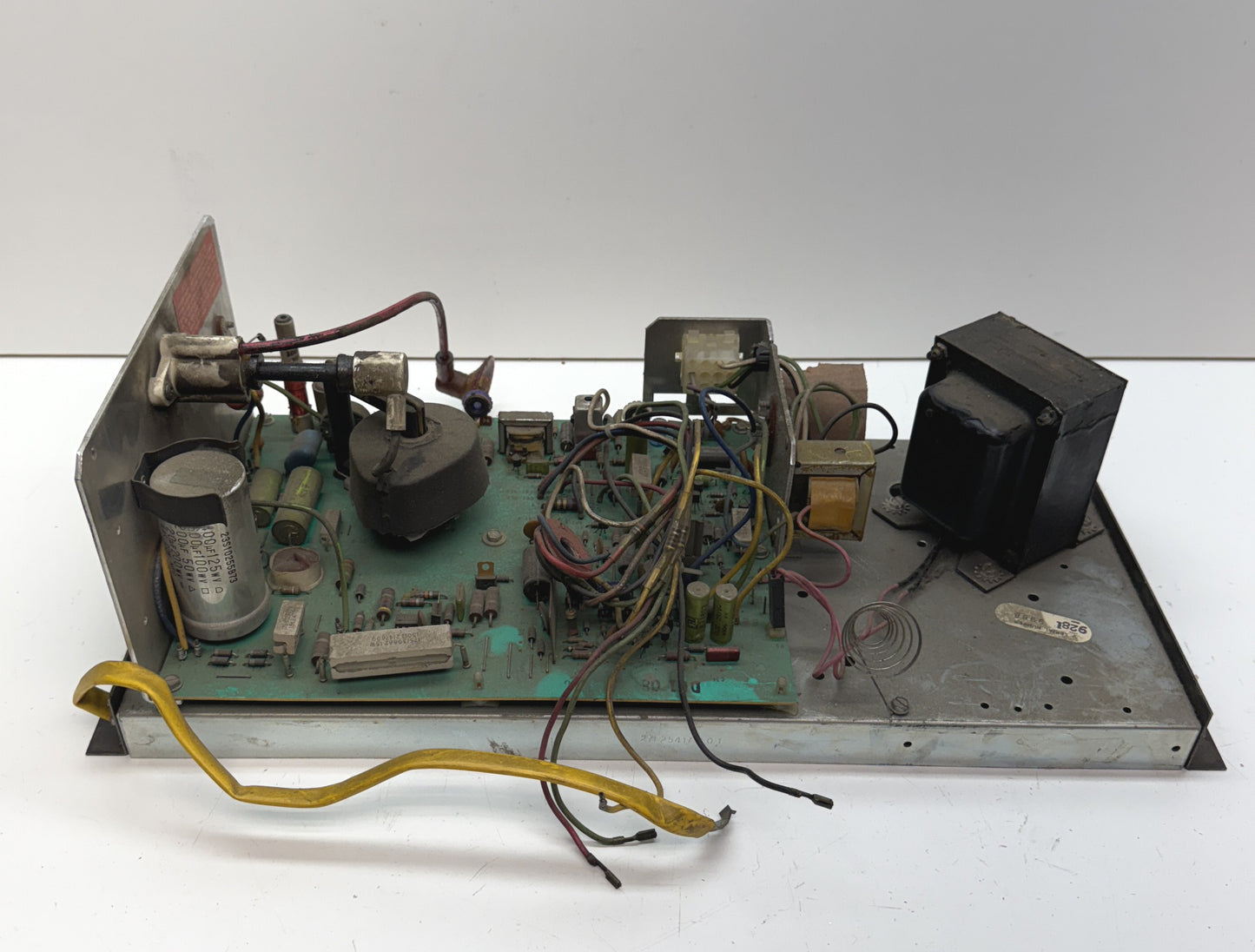 Motorola KV700-A Black & White Arcade Monitor Chassis, Untested