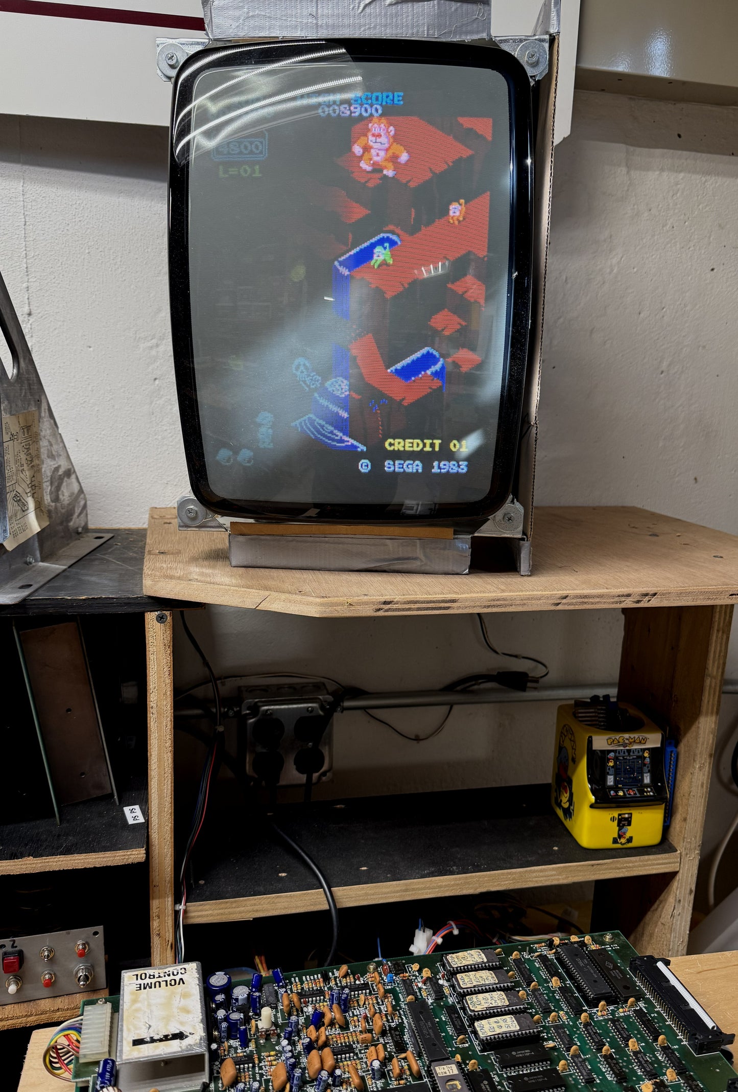 Congo Bongo Circuit Board, Works