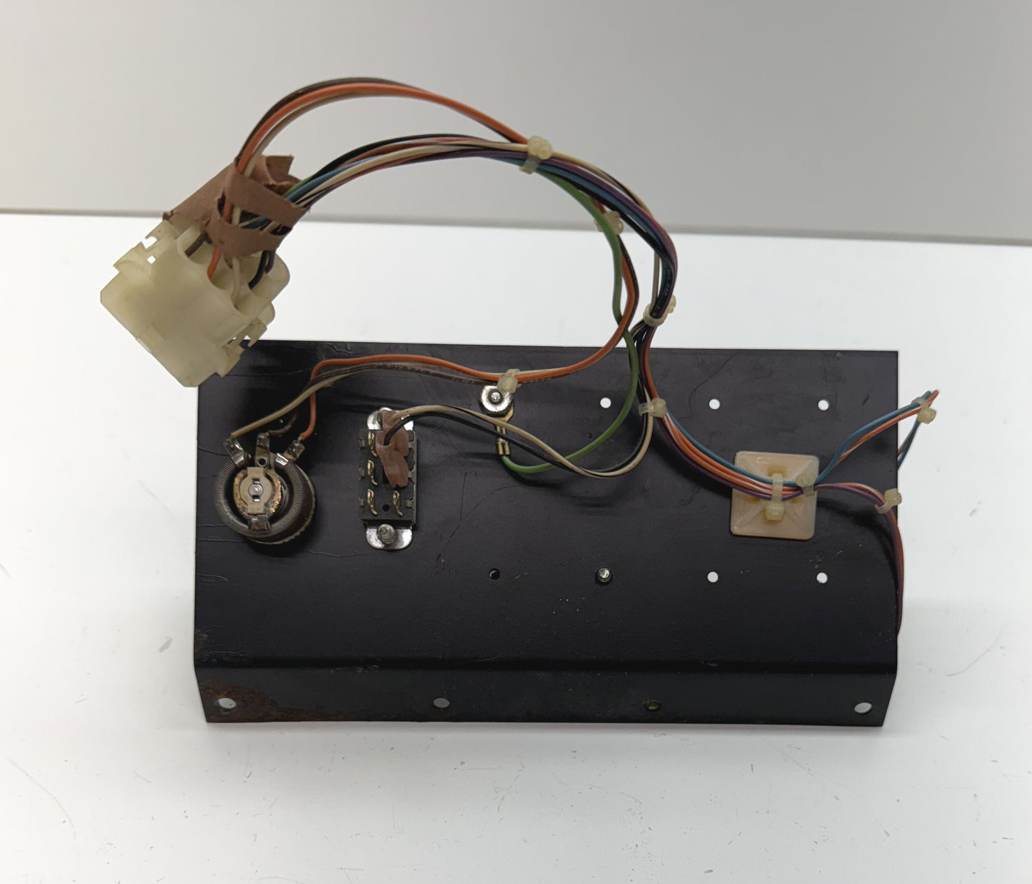 Atari Test / Volume Control Panel (9 pin Connector)